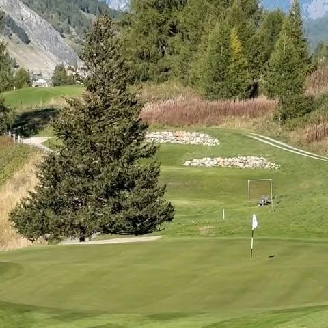 Instagram-Beitrag Golf Engadin